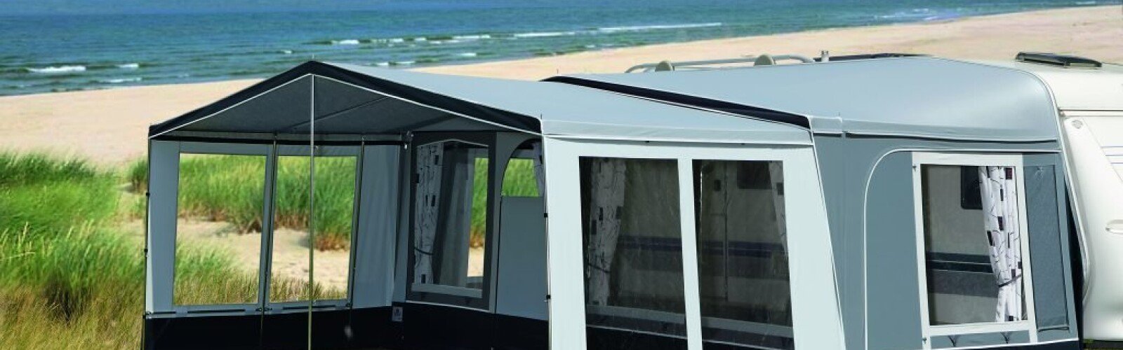 Brand Parasol HD is een verzwaarde voortentluifel met 2 uitritsbare zijwanden