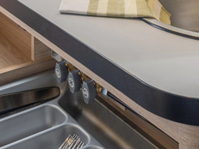 Gemakkelijk bereikbare gasafsluiters.