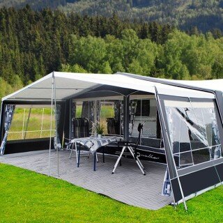 walker patio 2017 900x630