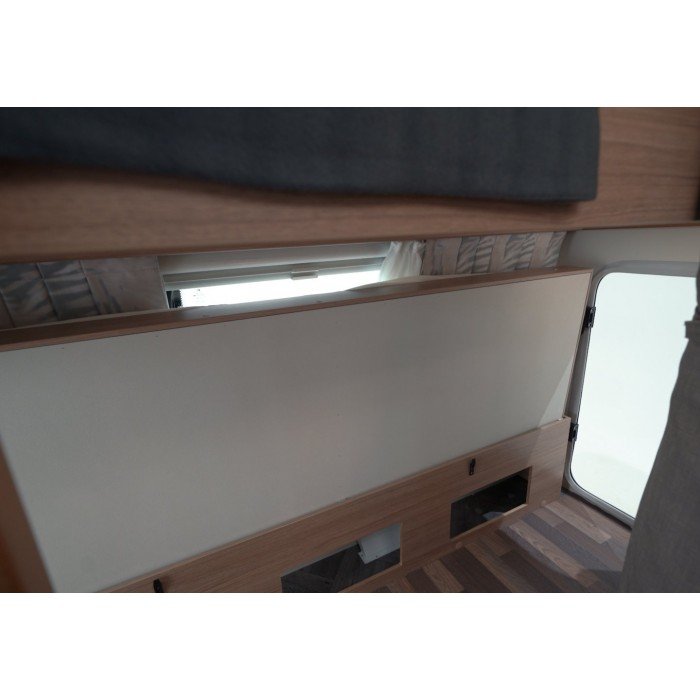 Onder het stapelbed zit ook nog extra opbergruimte! afbeelding