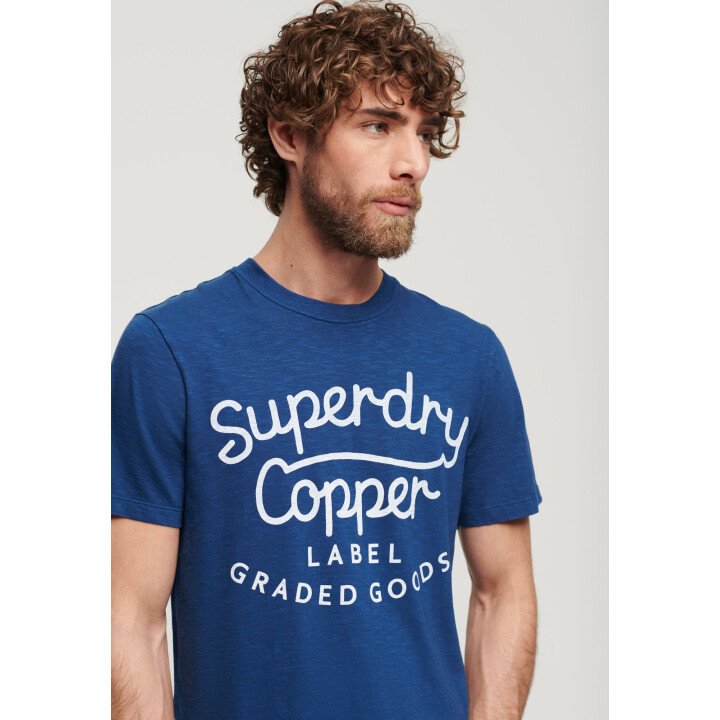 Copper Label Script Tee Men afbeelding