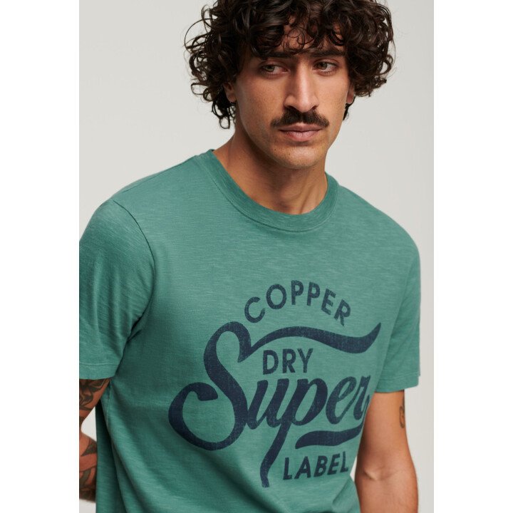 Copper Label Script Tee Men afbeelding