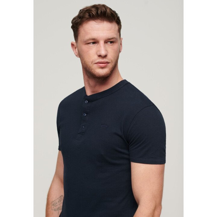 Essential Logo EMB S/S Henley afbeelding
